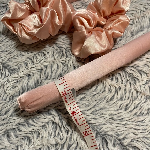 The curl crown - Heatless silk curler - PINK - Picture 7 of 9